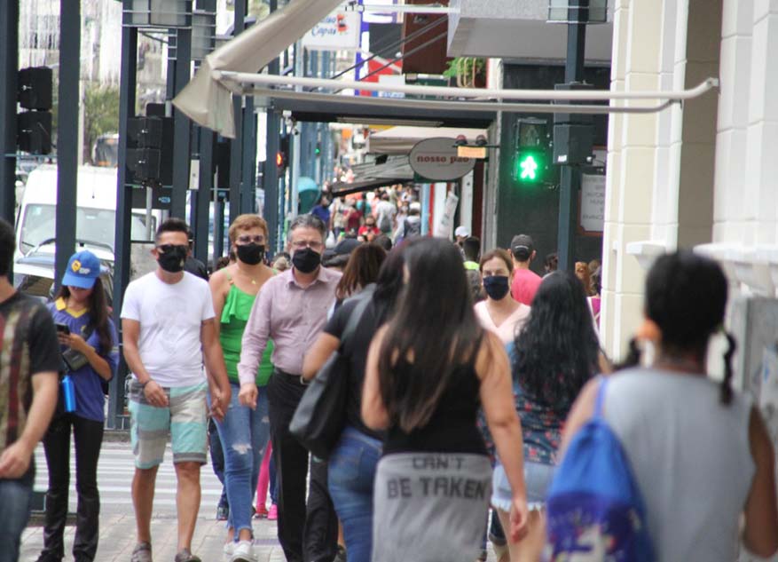 pessoas na rua 2