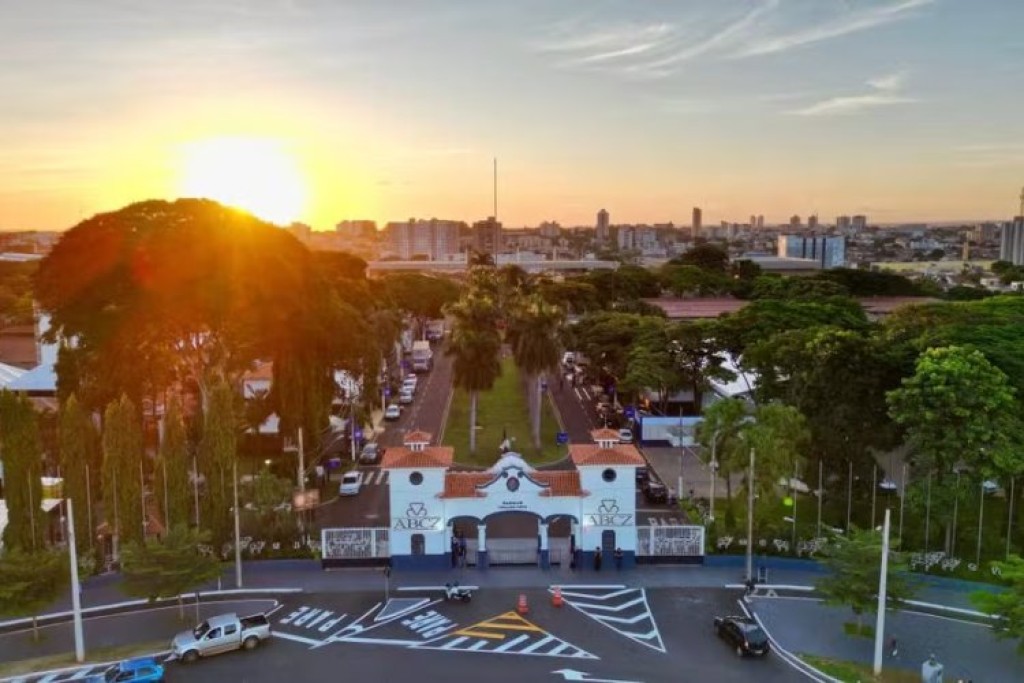 Parque Fernando Costa sedia a Expozebu, em Uberaba, que prossegue até o dia 4.