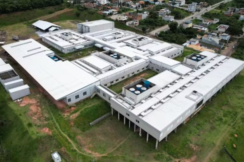 O Hospital Regional Divino Espírito Santo, cujas obras estão paradas há mais de 10 anos, será doado à Universidade Federal de São João Del Rei (Gil