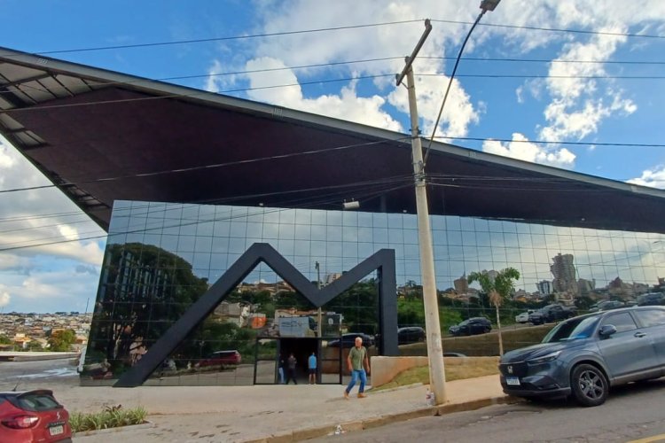 Varginha inaugura mercado municipal