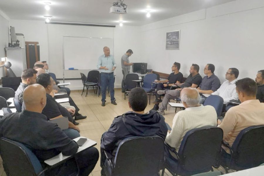 Vereadores discutem soluções para o Sistema de Transporte Coletivo com concessionária. Foto: Assessoria CMPC