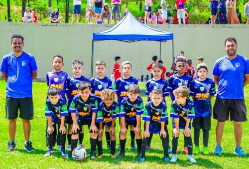 Time do Athenas representa Poços na Taça Band Brasil. Foto: divulgação