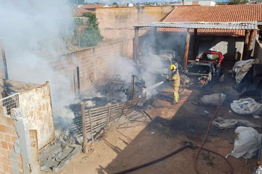 foto-incendio-reciclaveis-9-03-25